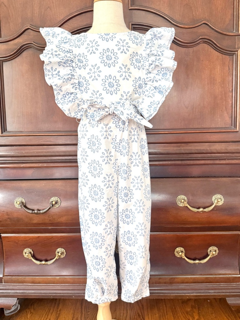Bisby Girls Blue Floral Ruffle Jumpsuit Romper Size 6 Open Back Boutique